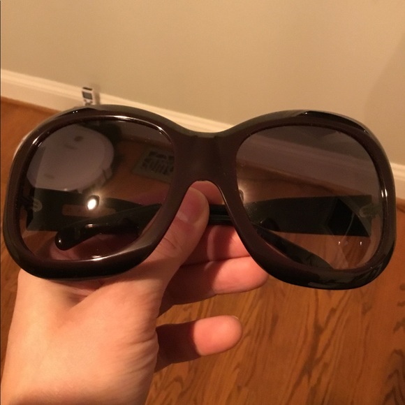 Marni Oversized Sunglasses - Picture 7 of 7